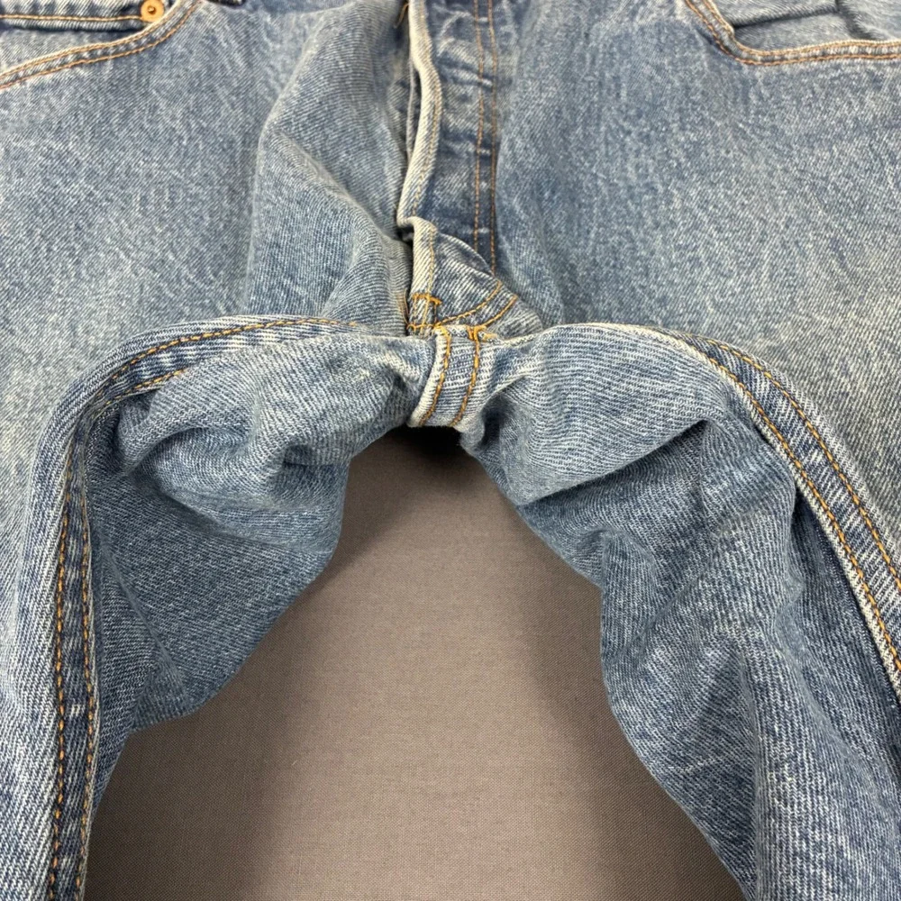 Vintage Y2K Levi's 501XX Denim Straight Jeans Men's Size 35x31 Medium Wash